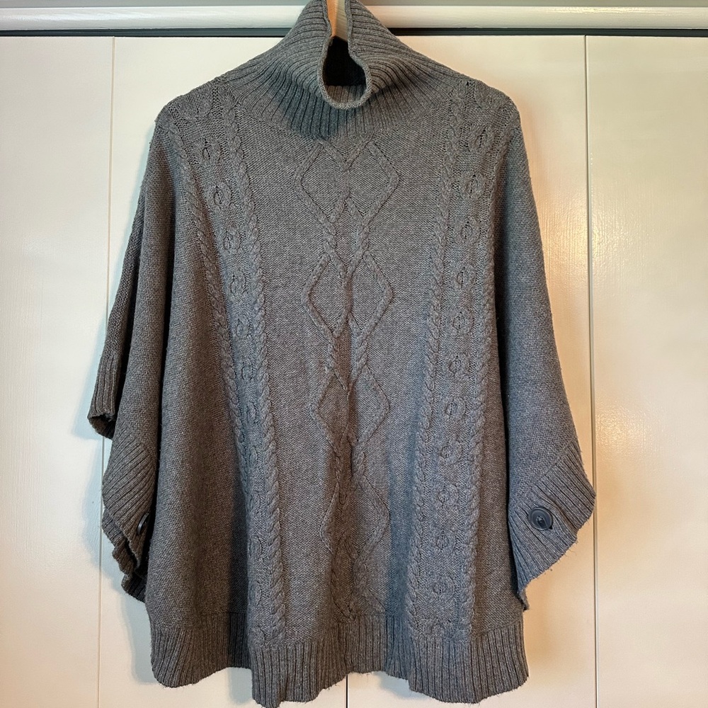 Gap Poncho